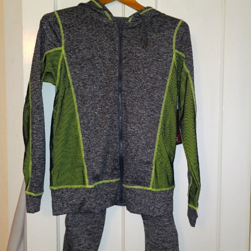 Womens Jogging suit with hoodie